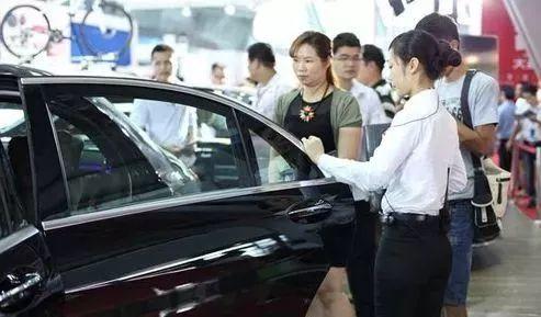 买车闺蜜爆料视频,揭秘买车背后的那些事儿