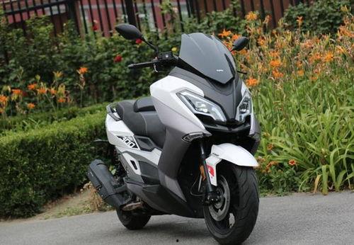 新爆料摩托车视频在线观看,惊险刺激一触即发